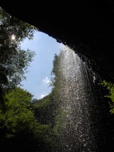 月待の滝